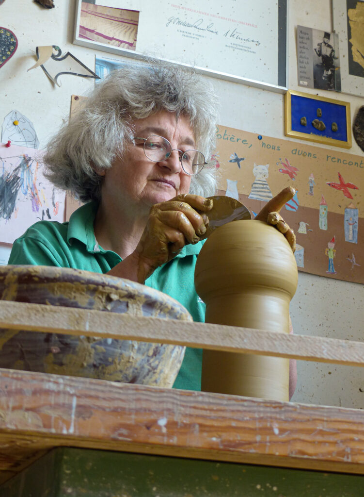 Felicitas Holzgang gardienne de l'héritage céramique de Bonfol